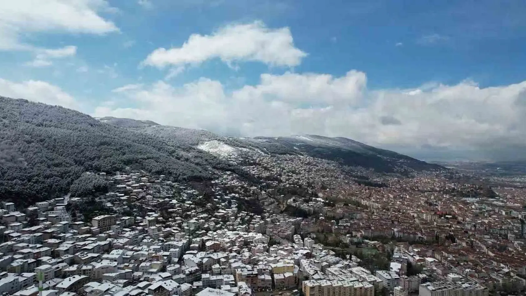 Mart karı Bursa'yı beyaza bürüdü