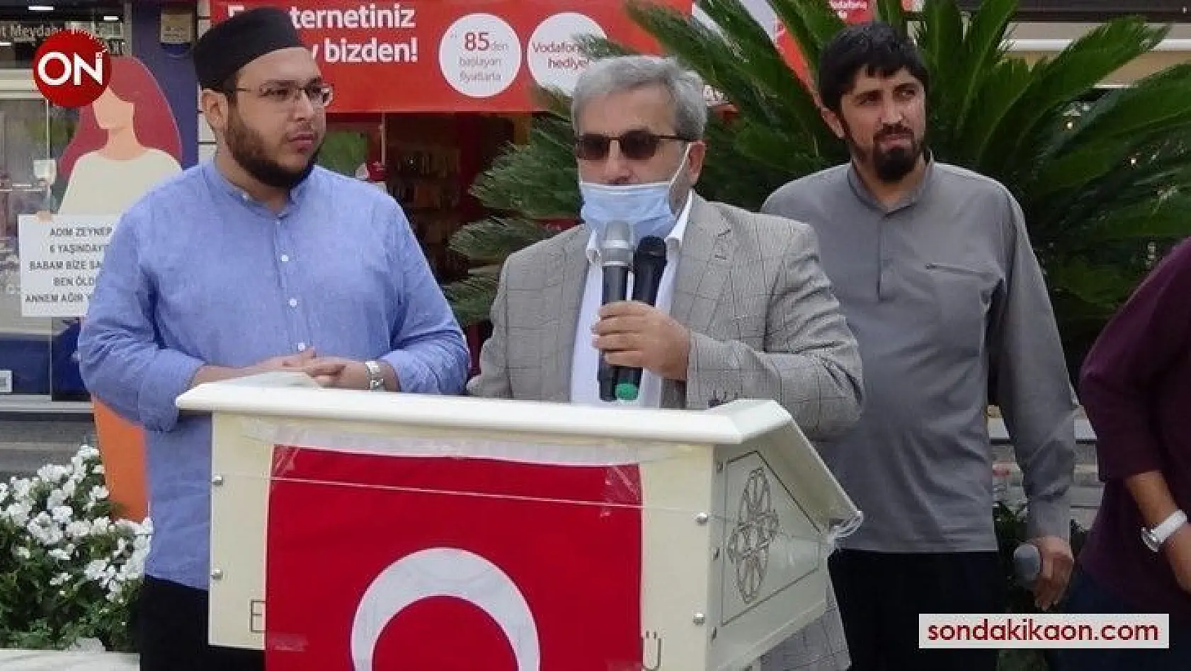 Mehmetalioğlu: 'Çarşafı zincire vuranları ve ezana saygısızlık edenleri şiddetle kınıyoruz'