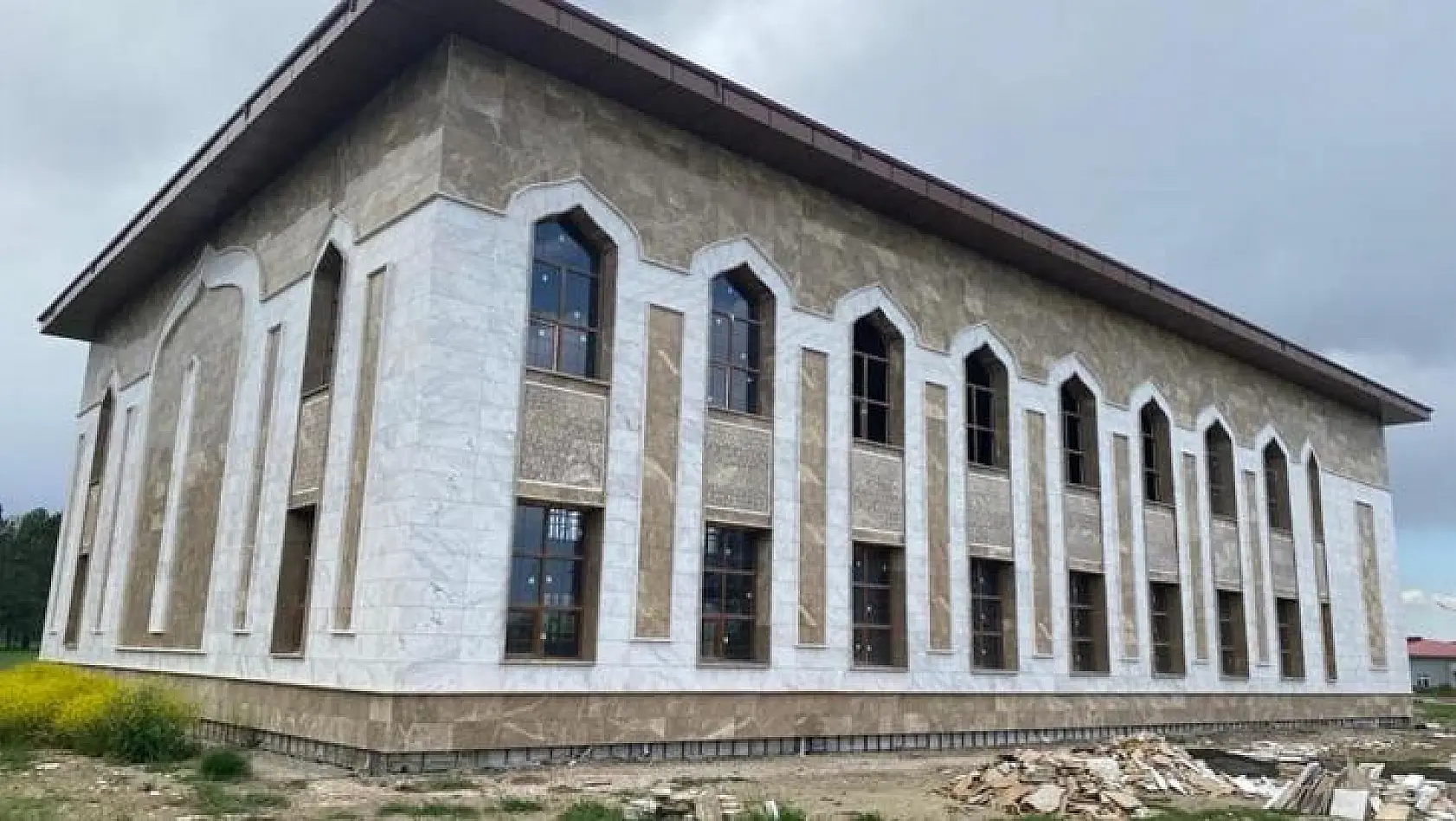 Mehmetçik Camii'nde iç düzenleme çalışmaları başladı
