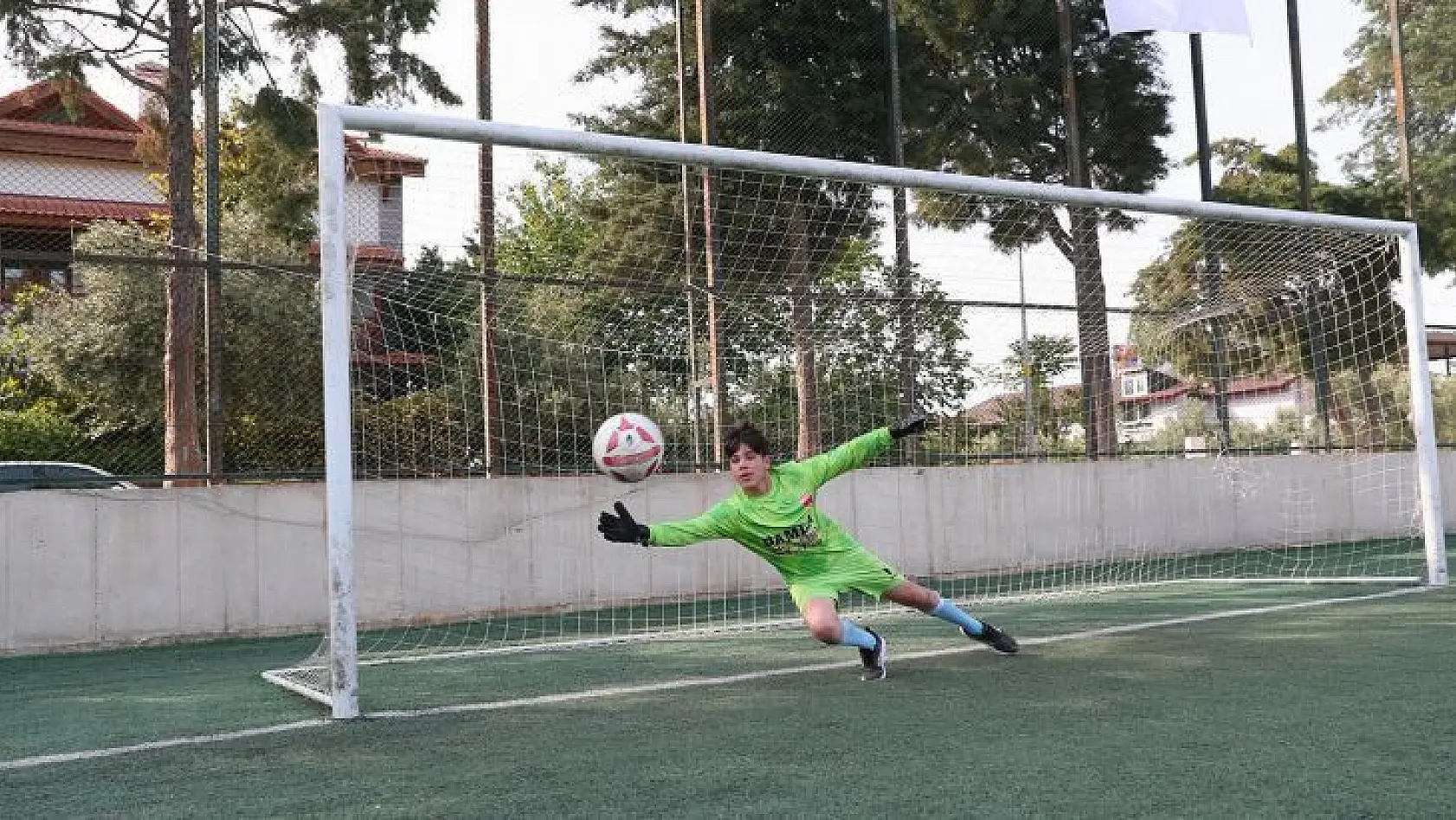 Merkezefendi'de 19 Mayıs Gençlik Futbol Turnuvası başladı