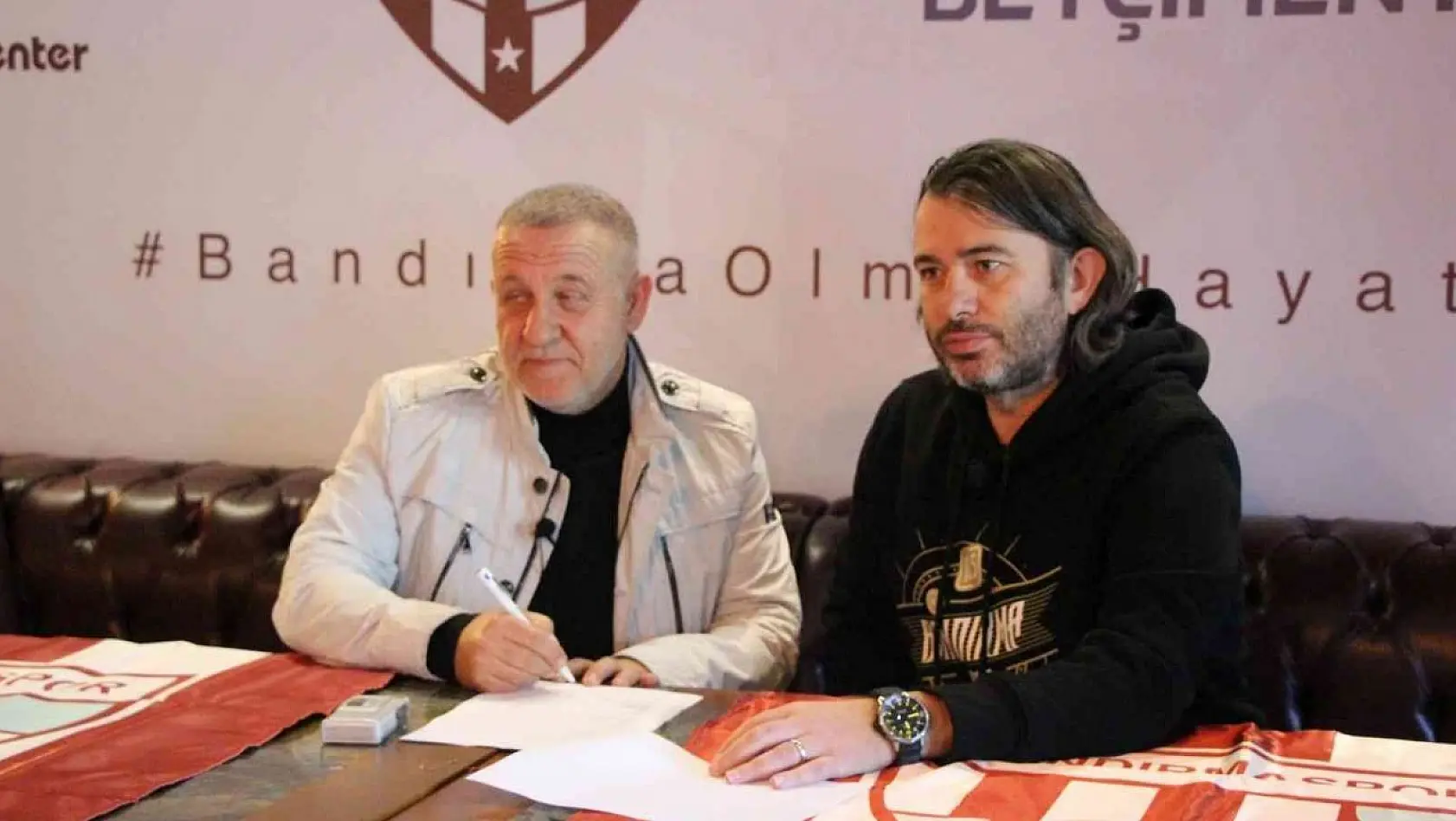 Mesut Bakkal Bandırmaspor'a imza attı