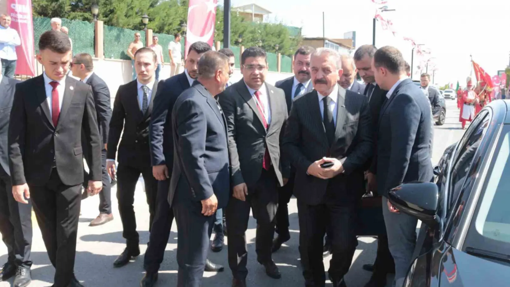 MHP Genel Sekreteri İsmet Büyükataman: 'Büyük Türk Milleti zillet belediyeciliğine son verecek'