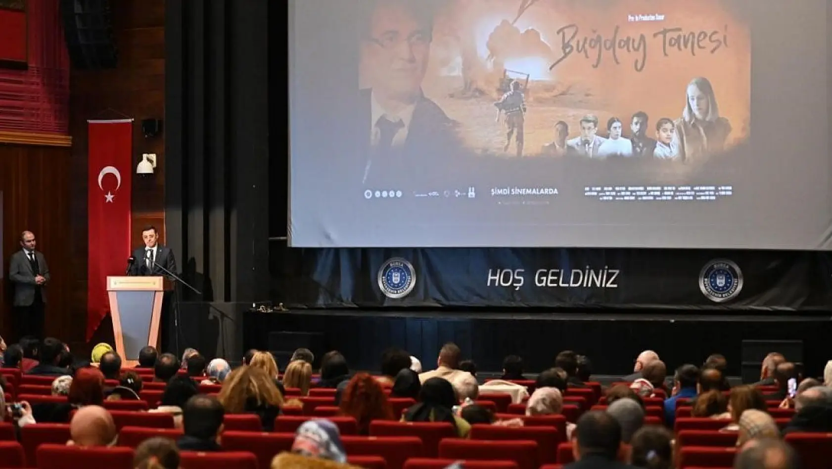 Milletvekili Serkan Bayram'ın hayatını konu alan 'Buğday Tanesi' filmi Bursa'da ilgiyle izlendi