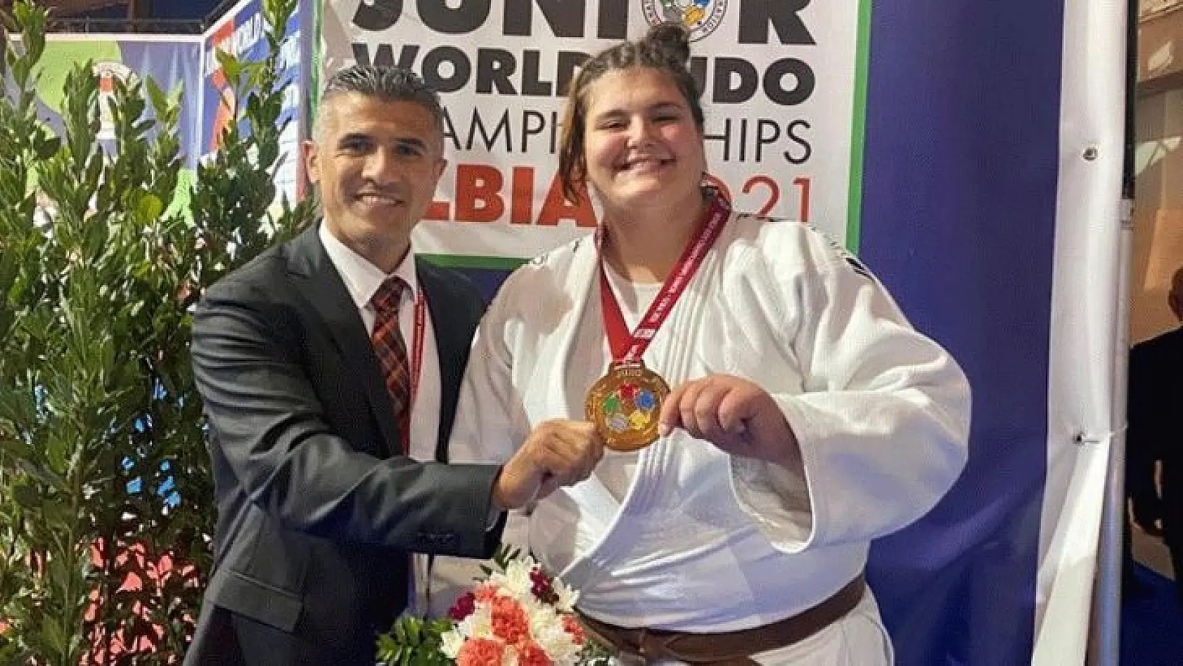Milli judocu Hilal Öztürk dünya üçüncüsü oldu