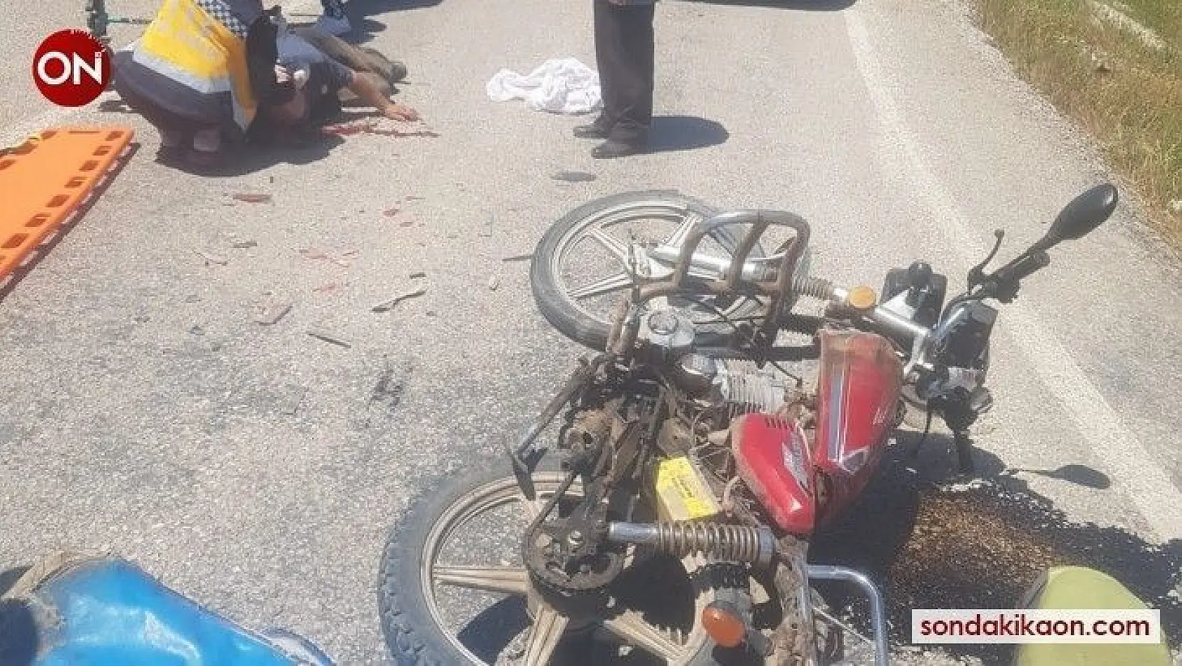 Motosiklet park halindeki araca çarptı: 1 yaralı