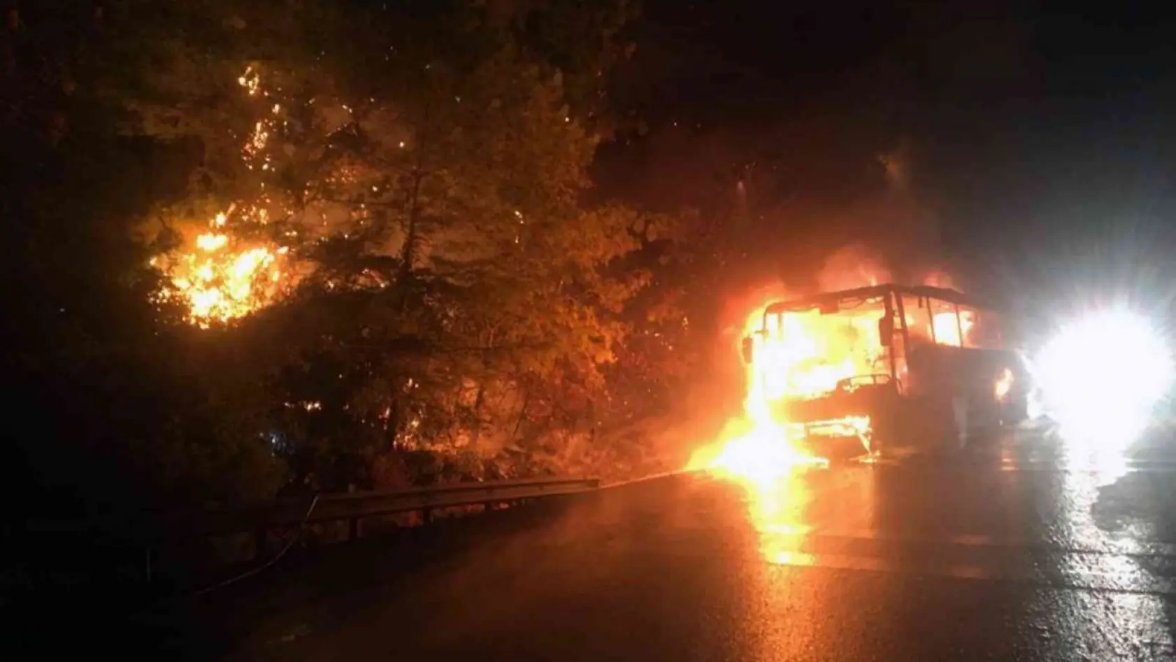 Muğla'da faciadan dönüldü: Yolcu otobüsü yandı, 38 yolcu kurtuldu