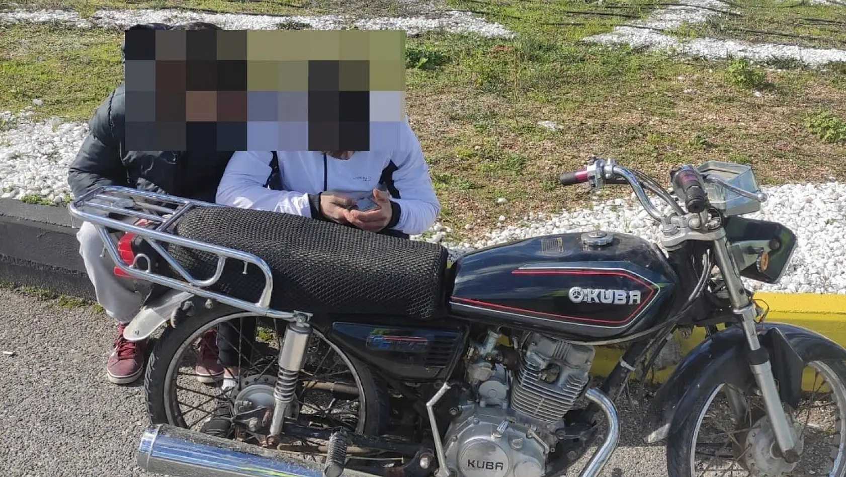 Muğla'da trafik ekipleri iki aranan şahıs ile bir çalıntı motosiklet yakaladı