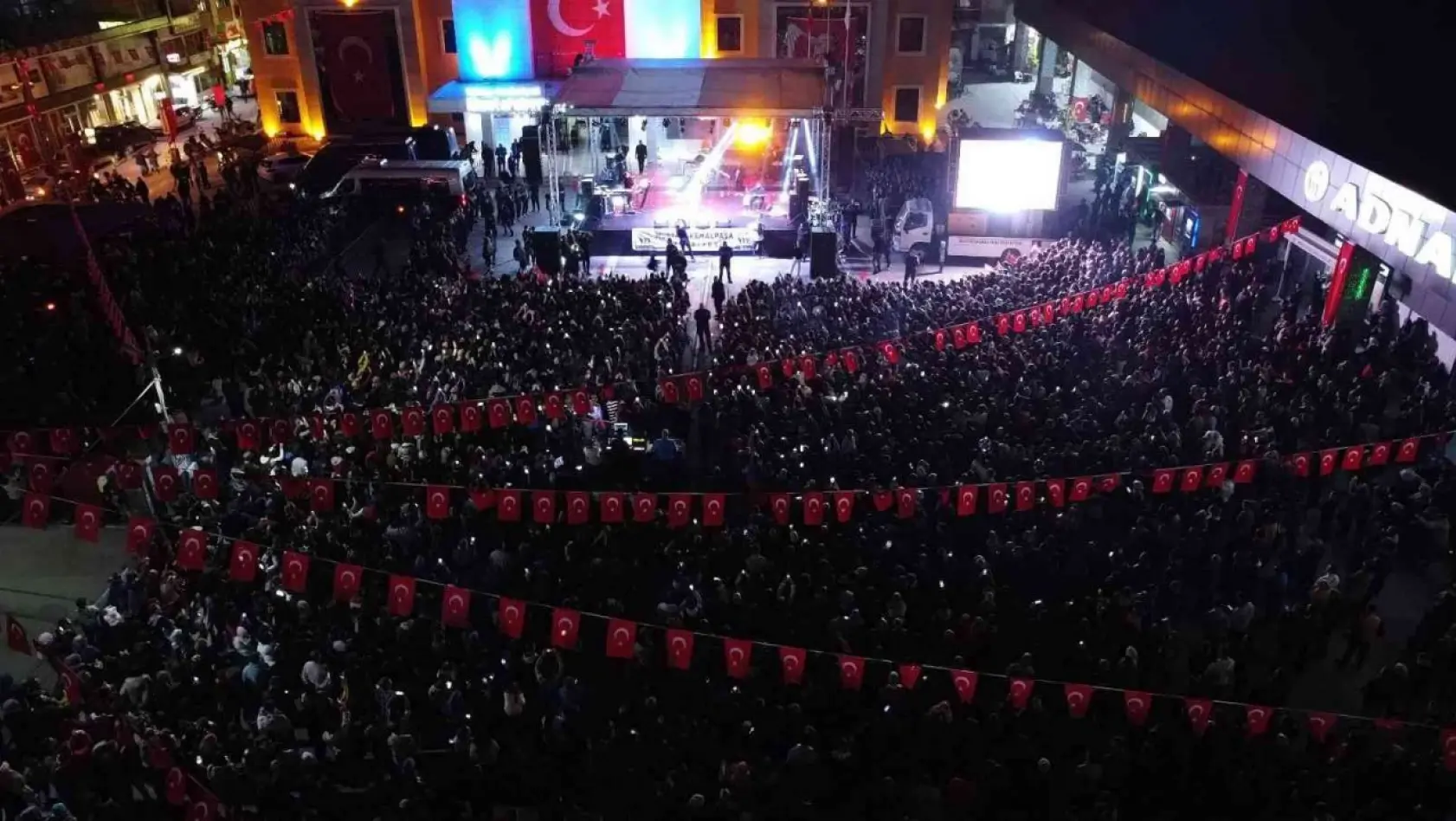 Mustafakemalpaşa'da 29 Ekim coşkusu