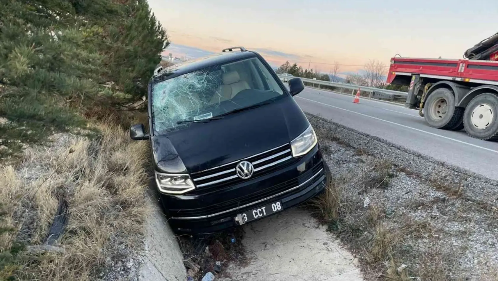 Nazilli Belediye Başkanı Özcan, Afyonkarahisar'da kaza yaptı