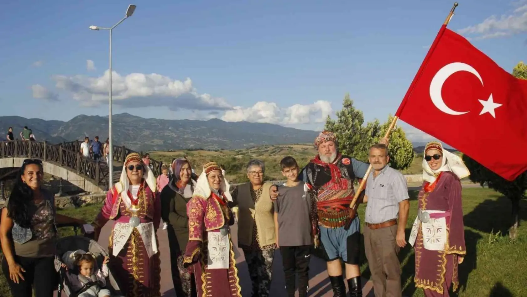 Nazilli Belediyesi Halk Dansları Topluluğu Erbaa festivaline damga vurdu
