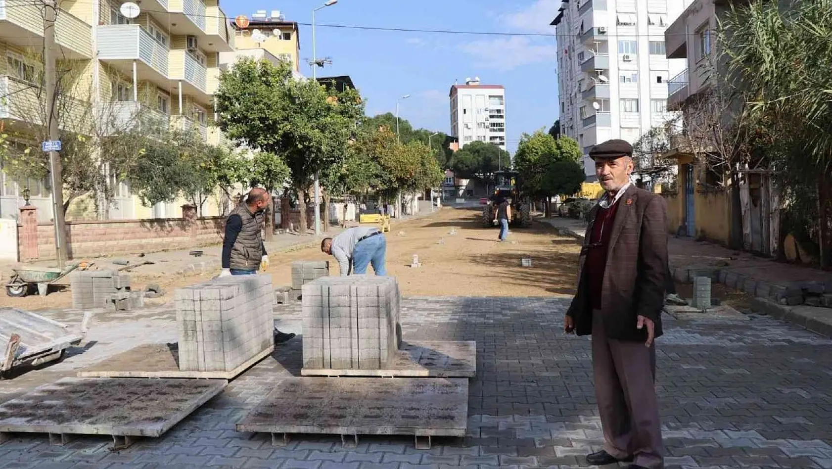 Nazilli Belediyesi Şirinevler'in yol sorununu çözüyor