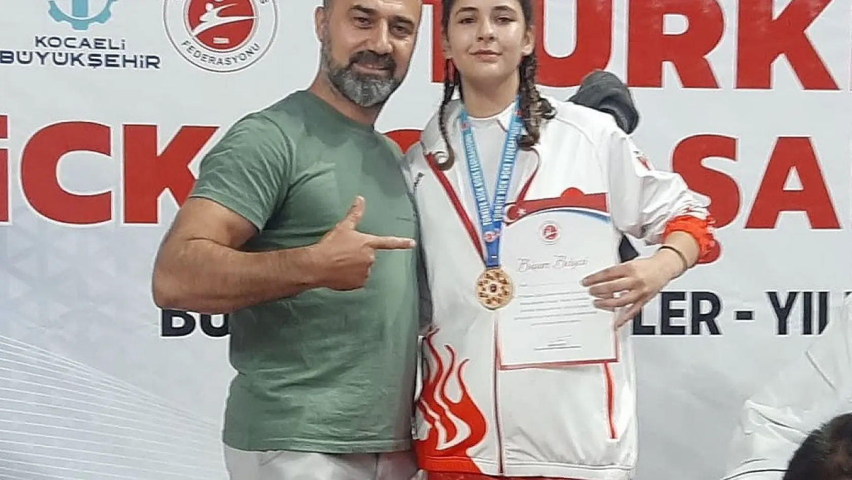 Nisrem Uçar Yılmaz, kick boksta Türkiye şampiyonu oldu