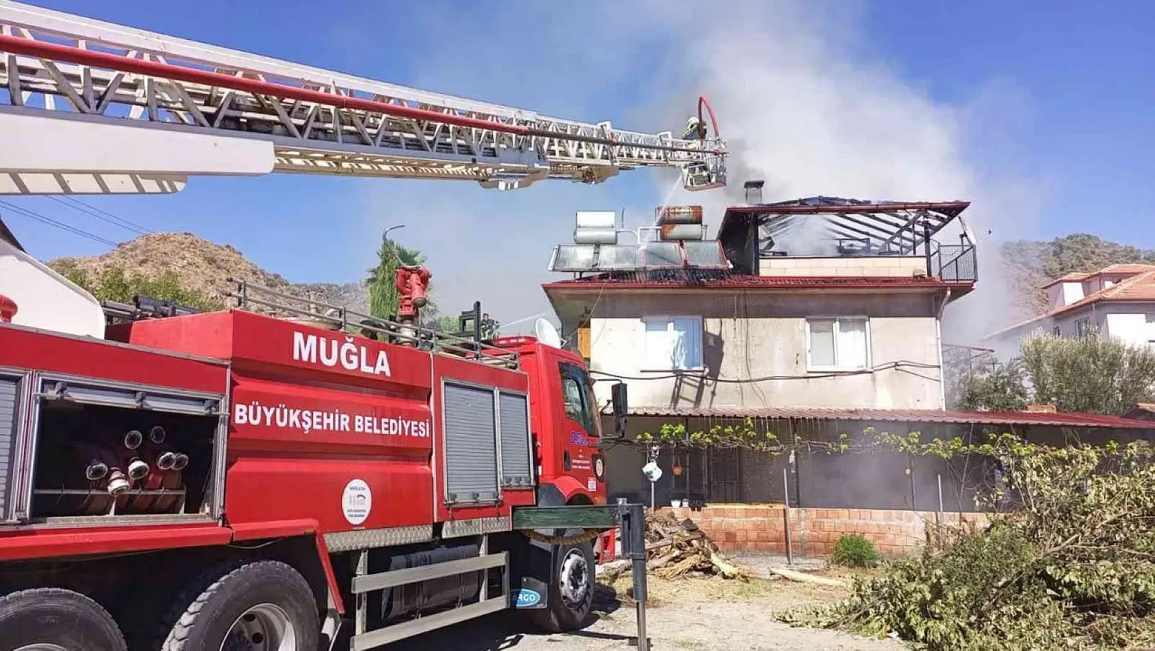 Ortaca'da çatı katı yangını