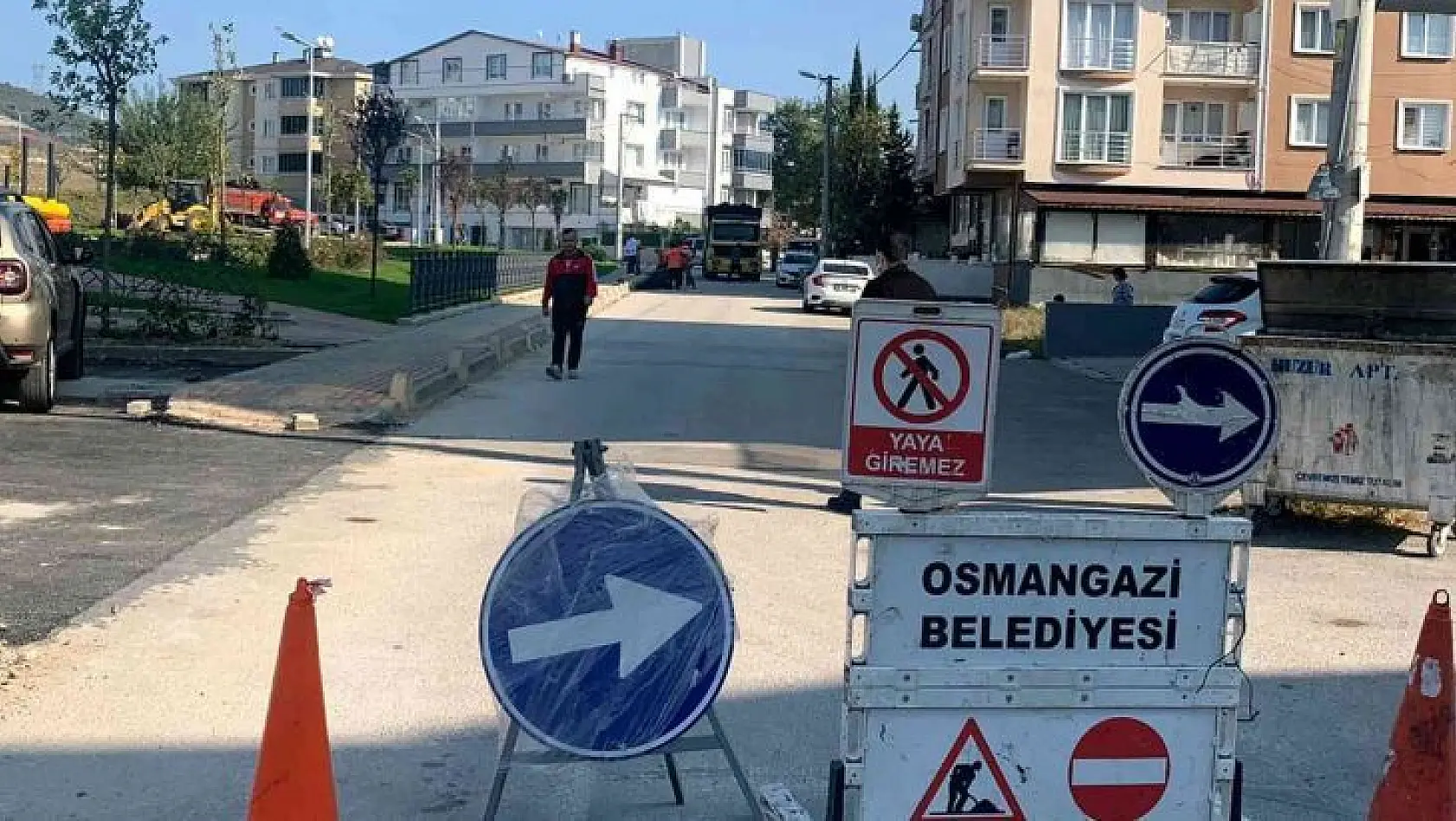 Osmangazi'de bozulan yollar asfaltla yenileniyor