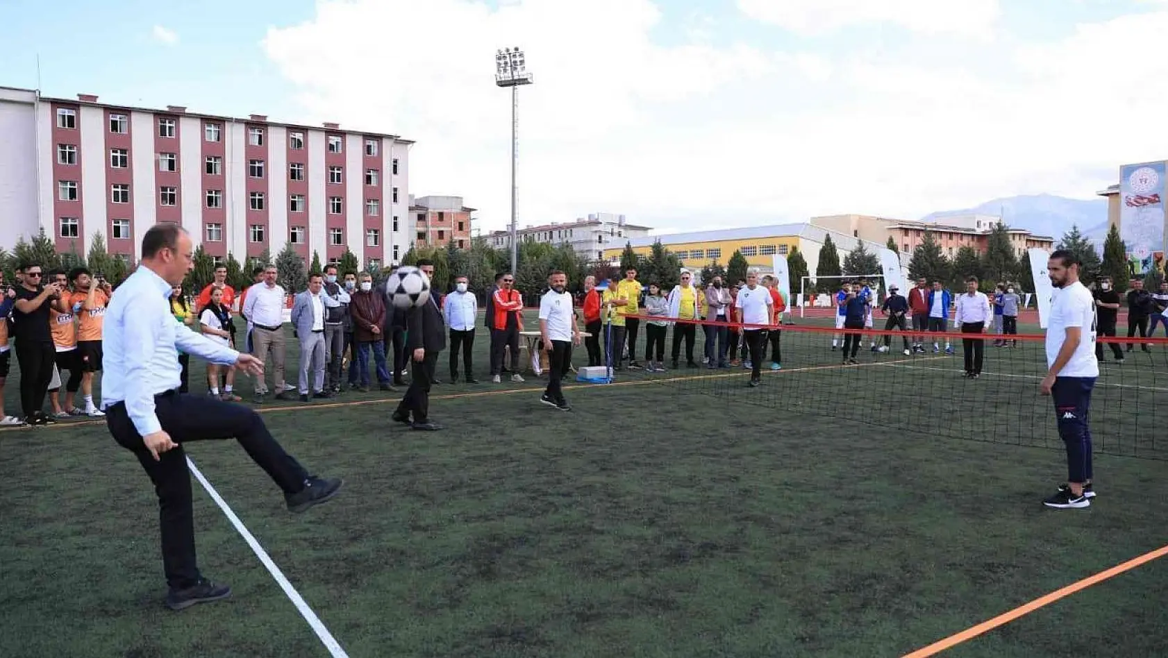 Pamukkale'de ayak tenisi turnuvası başlıyor