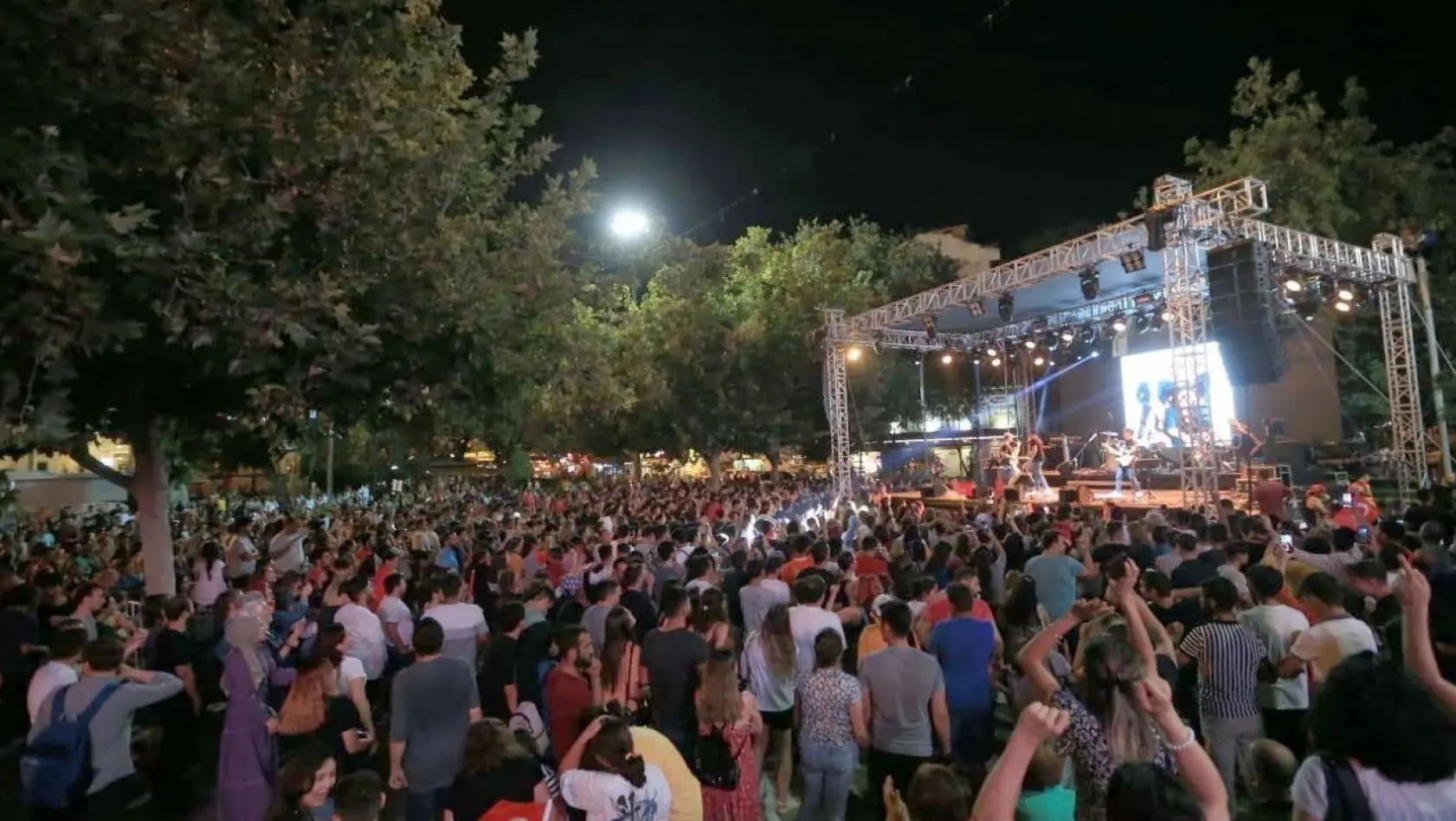 Pamukkale'nin Zafer Bayramı konserleri Denizlileri coşturdu