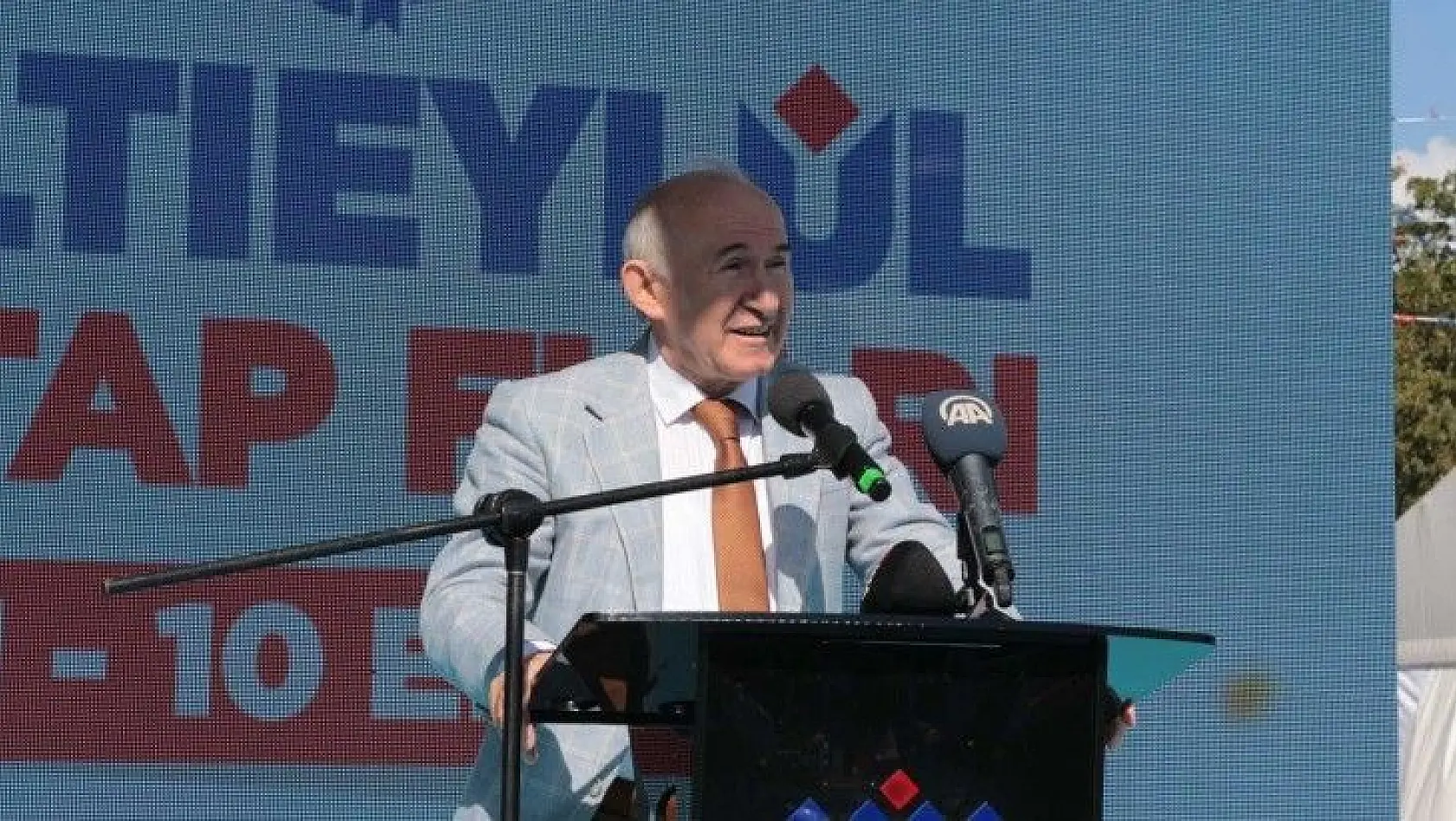 Prof. Dr. Ahmet Şimşirgil'den 'aşı' değerlendirmesi