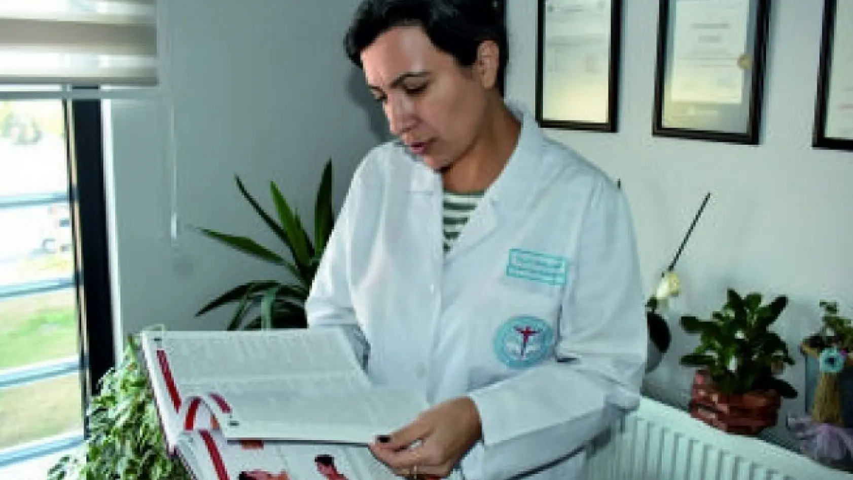 Prof. Dr. Nilay Şahin'den ozon ve romatizma üzerine iki bilimsel tedavi kitabı