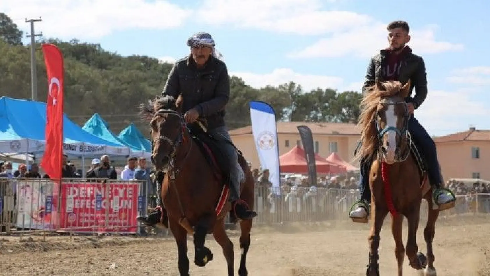 Rahvan at yarışları İvrindi'ye yakıştı