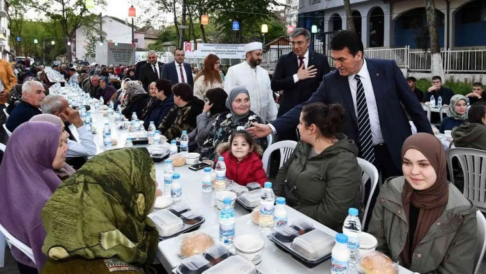 Ramazanın bereketi Osmangazi ile Balkanlar'a taştı