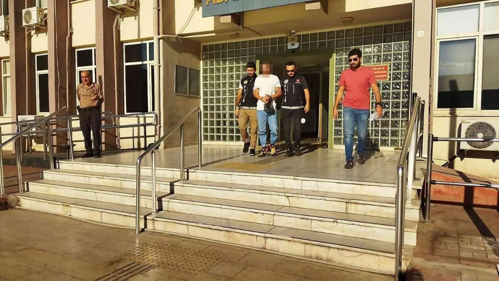 Sahte kimlikle Aydın'a uyuşturucu sevkiyatını polis engelledi