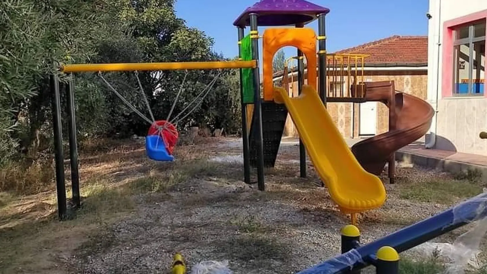 Sarıgöl'de 10 okula oyun parkı
