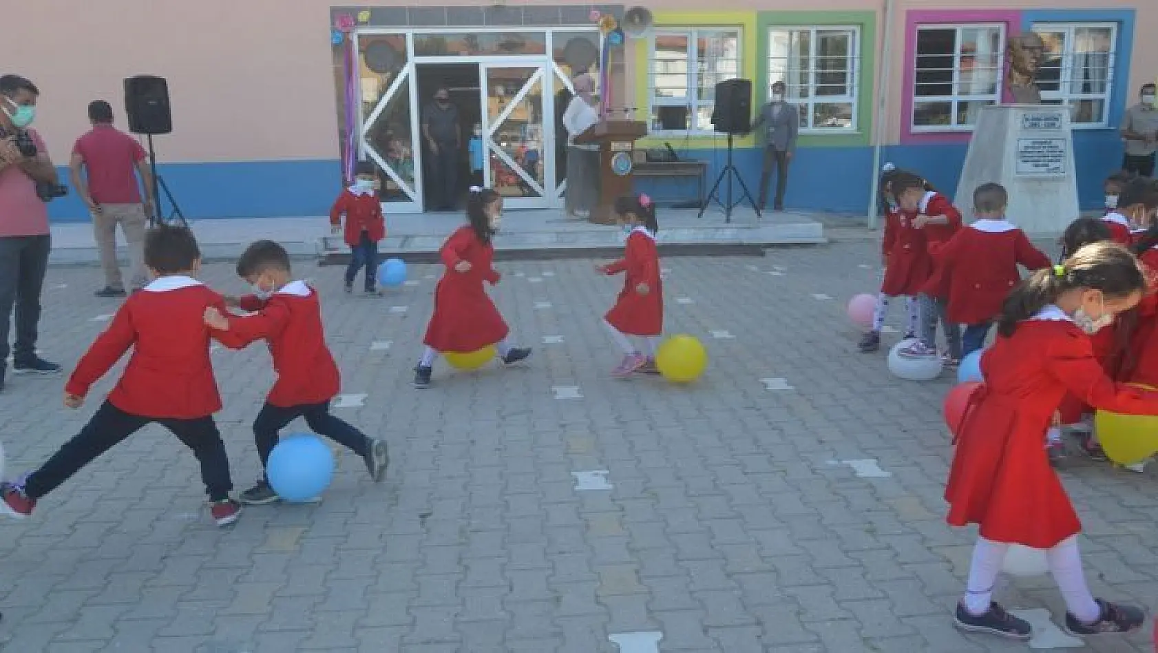 Selendi'de İlköğretim Haftası kutlandı