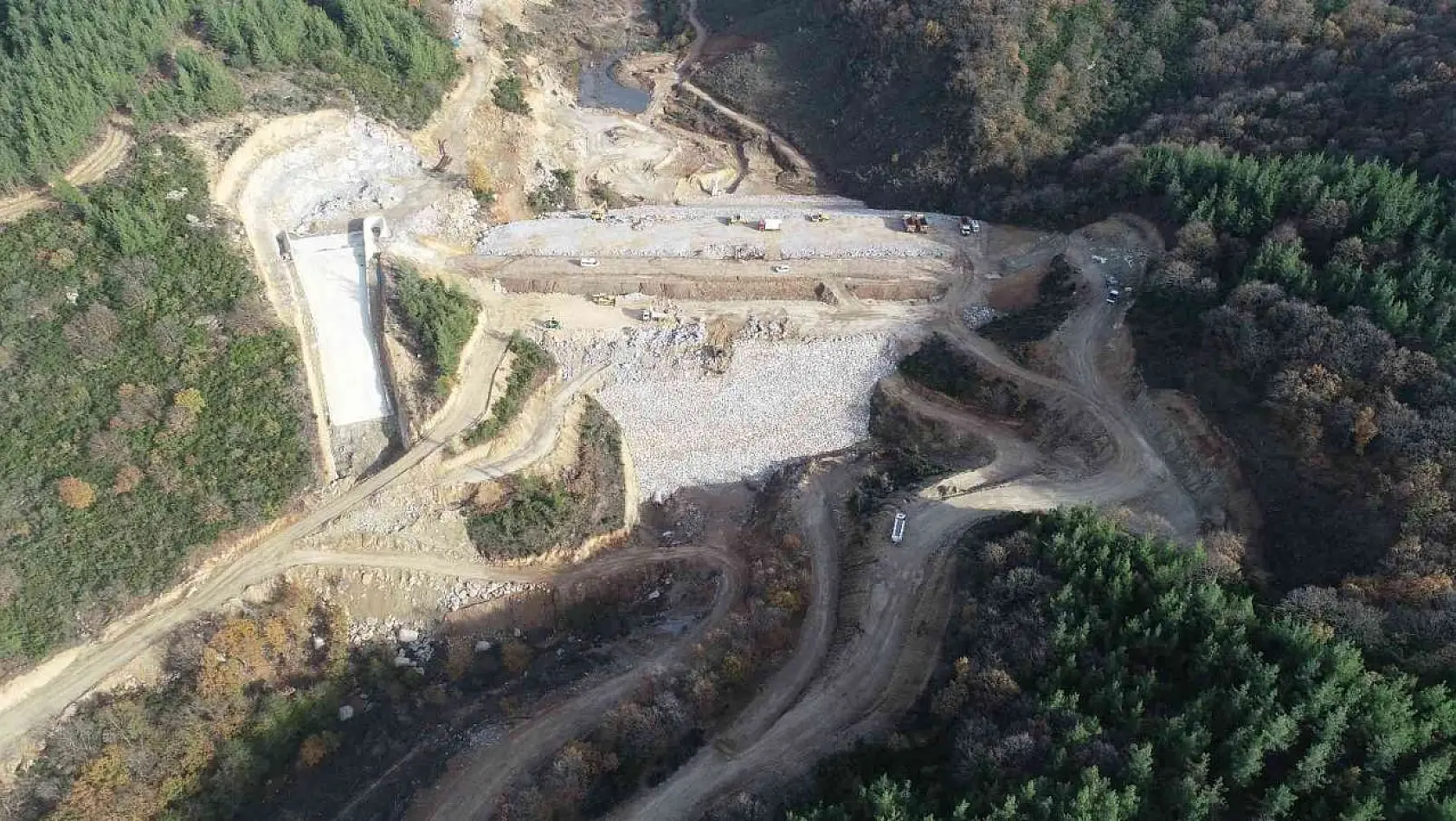 Susurluk Dereköy Barajı'nın yapımına devam ediliyor