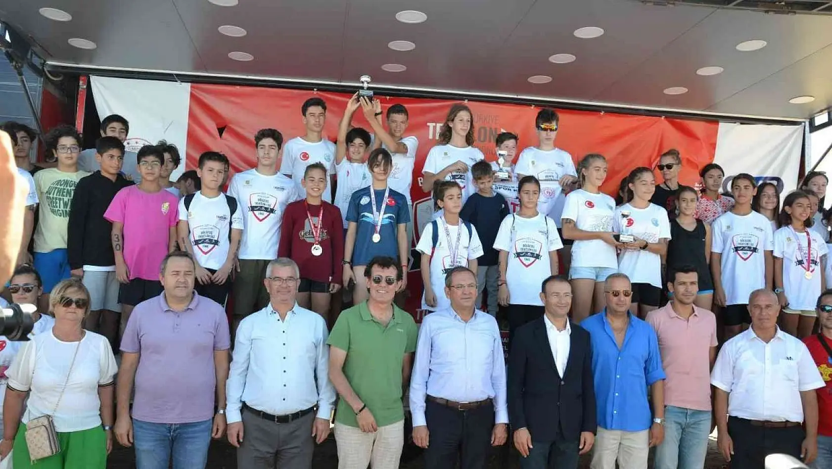 Triatlon Ata Yahşi sezonu Bölgesel Lig Türkiye Şampiyonası Ayvalık'ta yapıldı