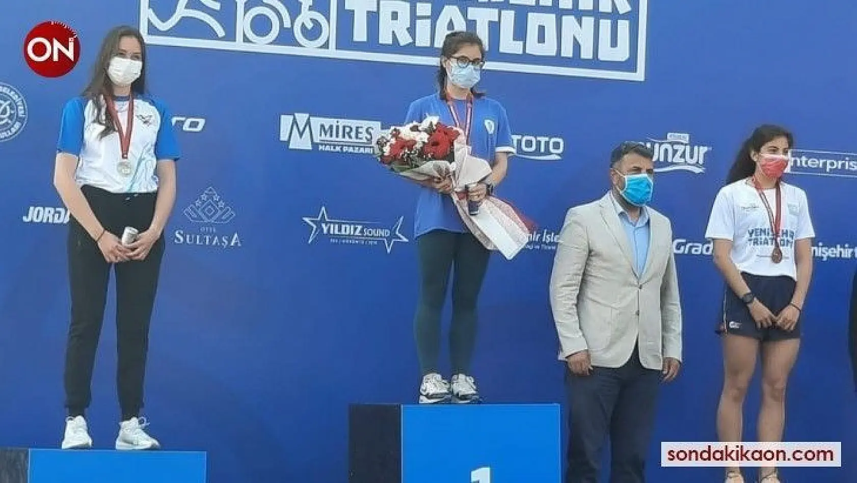 Triatlon'da Elif Manisa Türkiye şampiyonu