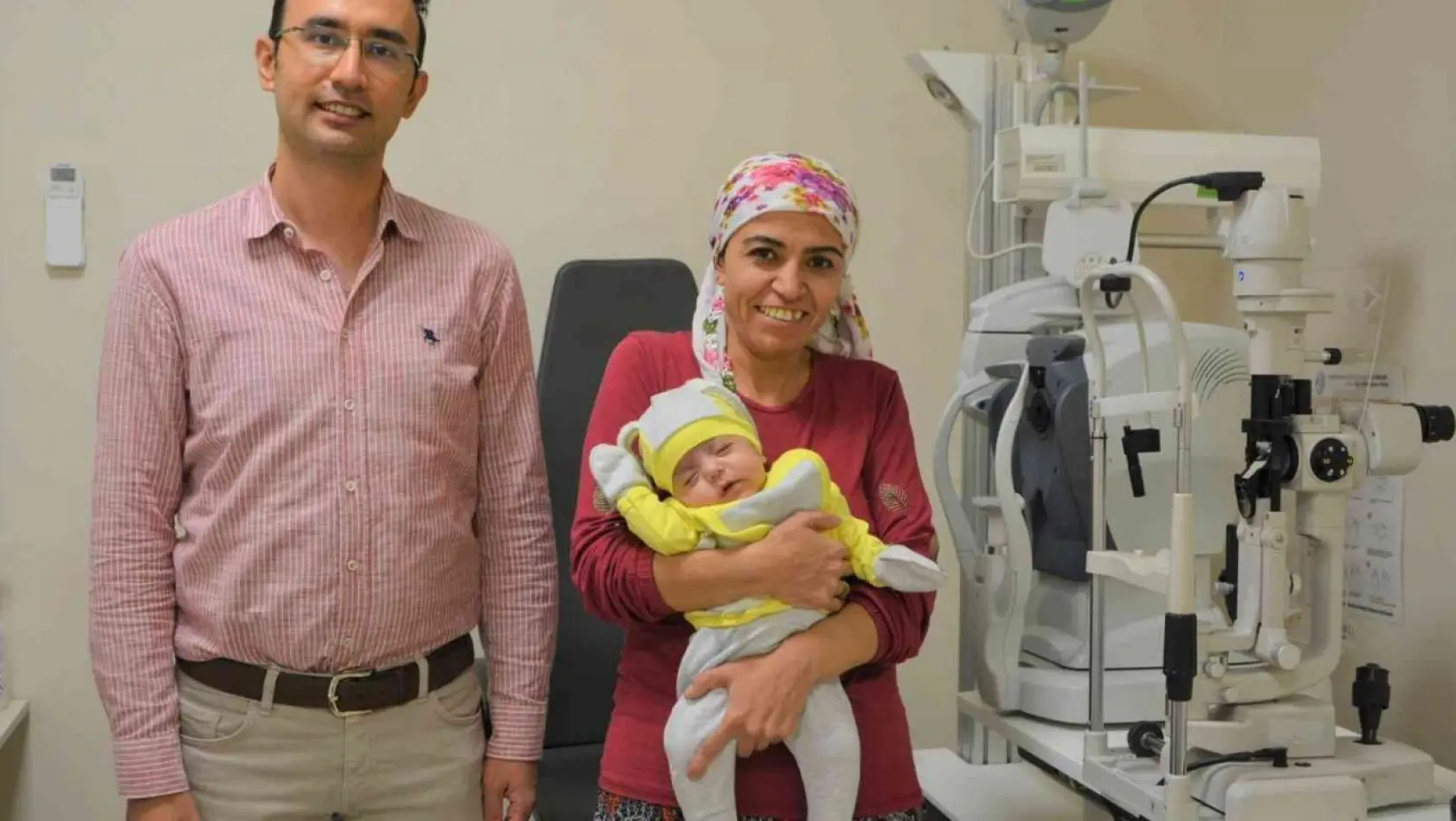Üçüz doğan bebek kör olmaktan doktorun dikkatiyle kurtuldu
