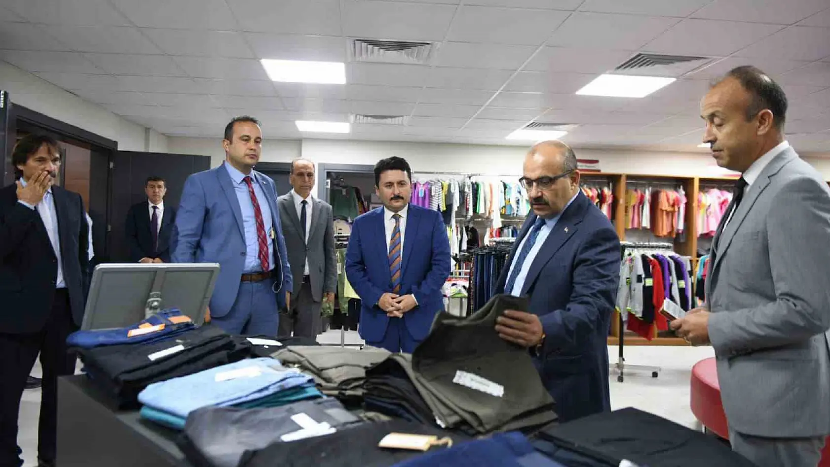 Vali Ustaoğlu'dan Altıeylül Belediyesi'ne ziyaret