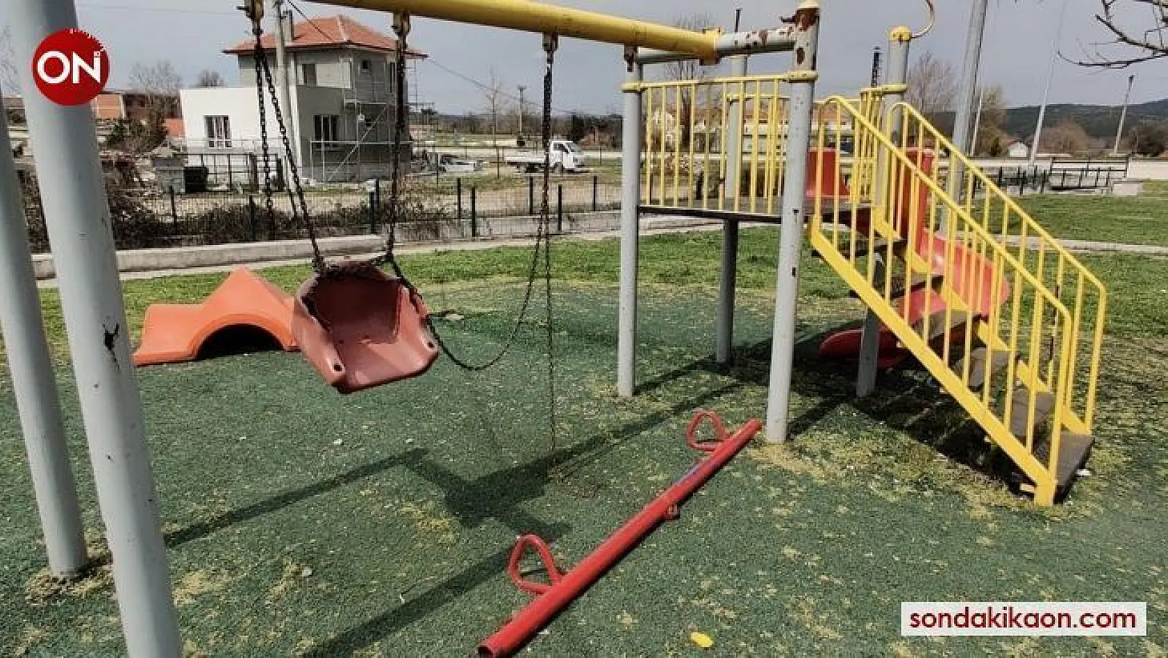 Yenice'de çocuk parkına çirkin saldırı