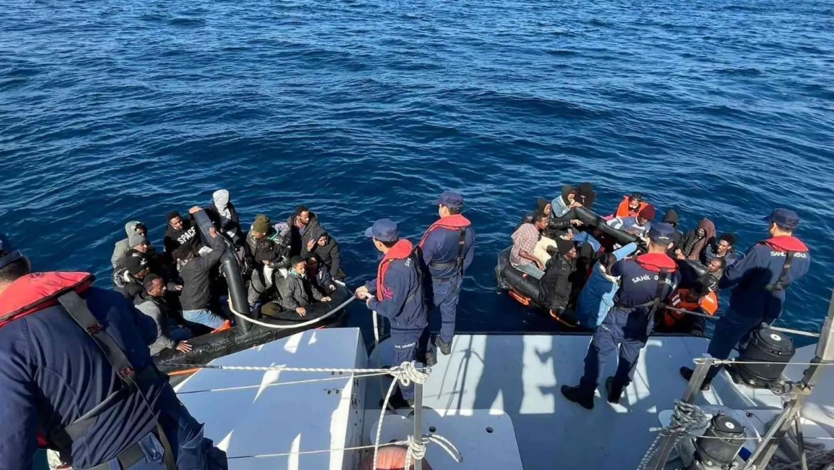 Yunanistan'ın ittiği 193 düzensiz göçmen kurtarıldı