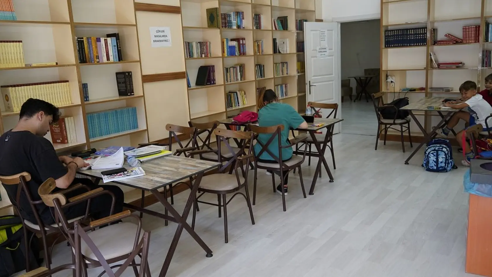 Yunusemre'de kütüphaneler yoğun ilgi görüyor