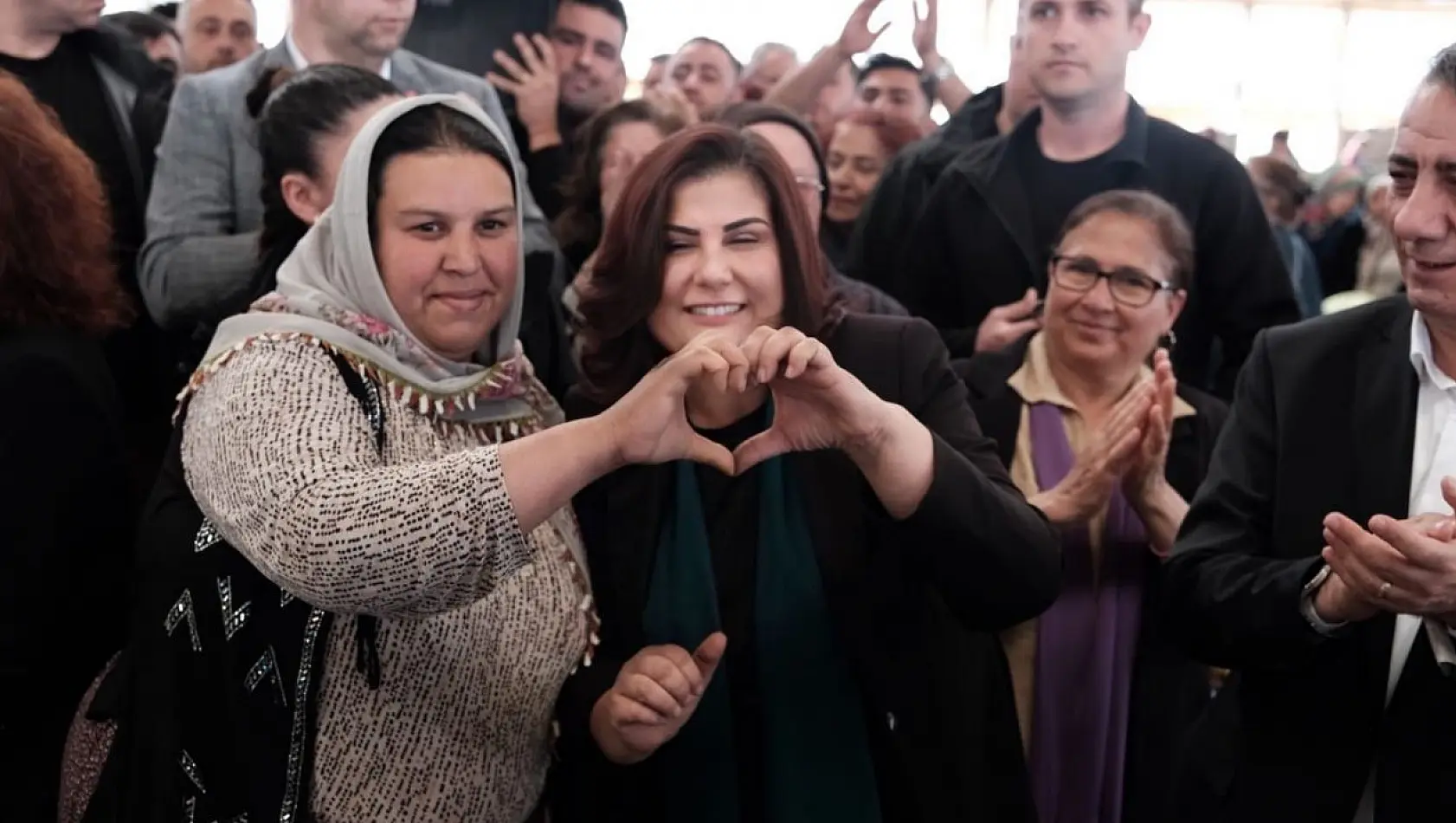 Başkan Çerçioğlu, Efeler Kapalı Pazaryeri'nde vatandaşlarla buluştu