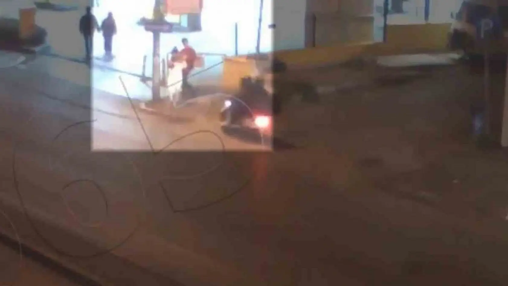 İzmir'de motosikletli kapkaççılar kıskıvrak yakalandı