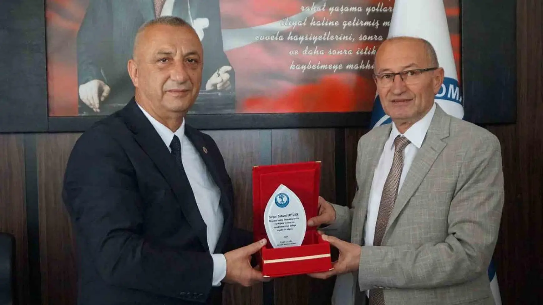 Başkan Engin Uysal: 'Borçsuz bir belediye bırakan Sahvet Ertürk'e teşekkür ederim'