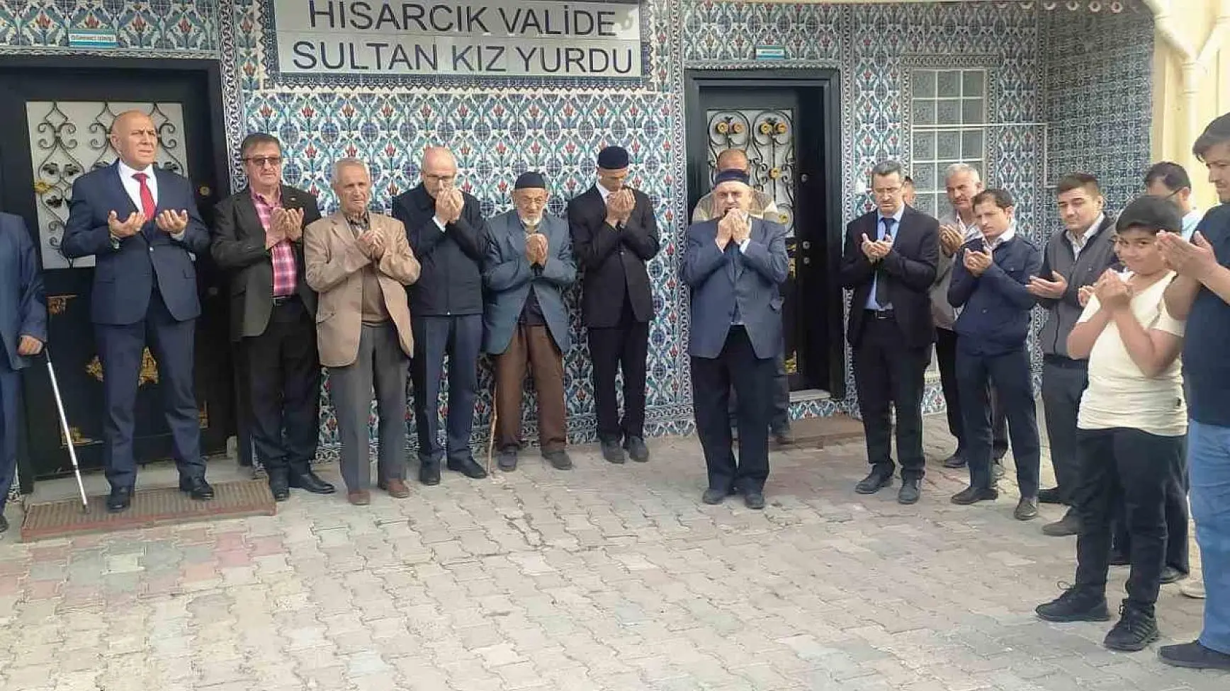 Hisarcık'ta umre kafilesi dualarla uğurlandı