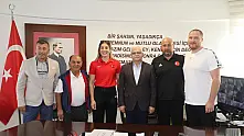 Şampiyon güreşçi Yasemin Adar Yiğit Burhaniye'ye konuk oldu