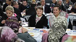 Aydın Büyükşehir Belediyesi iftar sofraları kurmaya devam ediyor