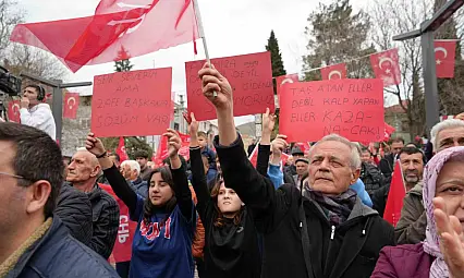 CHP Genel Başkanı Özel: 'Esas beka sorunu Türkiye'nin gençlerinin dünyanın başka ülkelerinde hayat kurmasıdır'