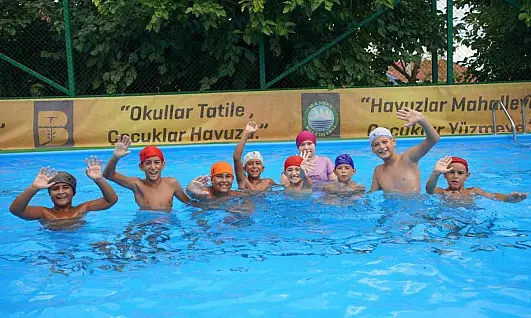 Balıkesir'de 100 binden fazla çocuk yüzme öğrendi
