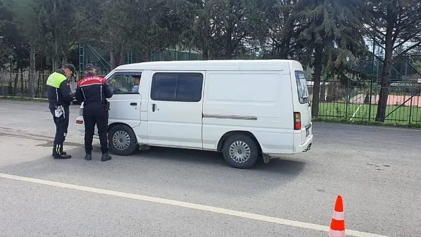 Balıkesir'de 171 şahsa uyuşturucu ve kaçak tütün operasyonu