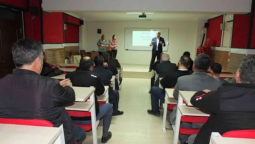 Balıkesir'de muhtarlara Aile Okulu eğitimi