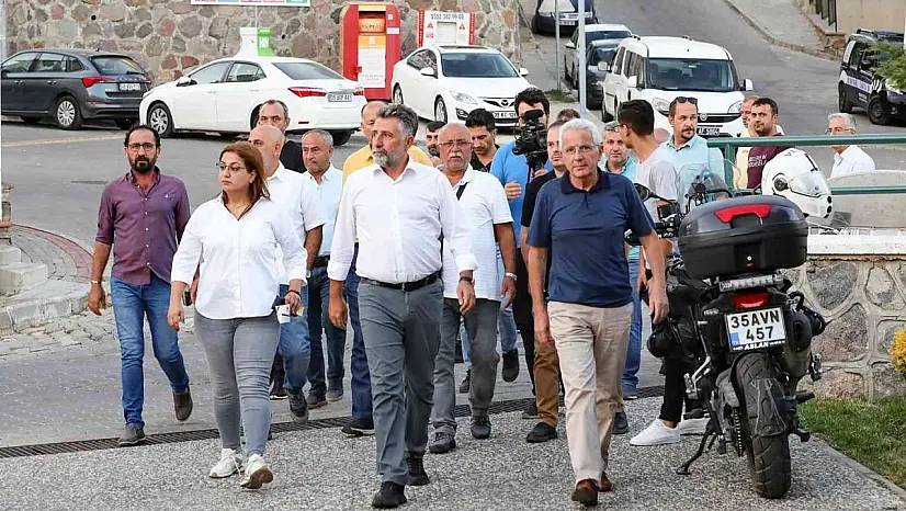 Başkan Sandal, Körfez Mahallesinde vatandaşla buluştu