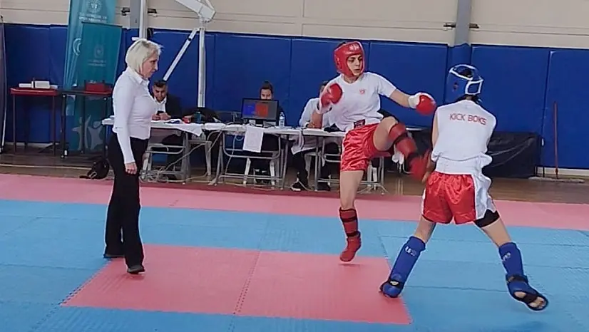 Bayraklı'nın sporcuları farkını gösterdi