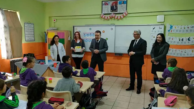 Edremit'te 24 bin 506 öğrenci karne heyecanı yaşadı