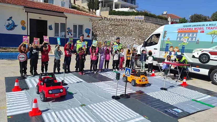 Jandarmadan miniklere trafik eğitimi