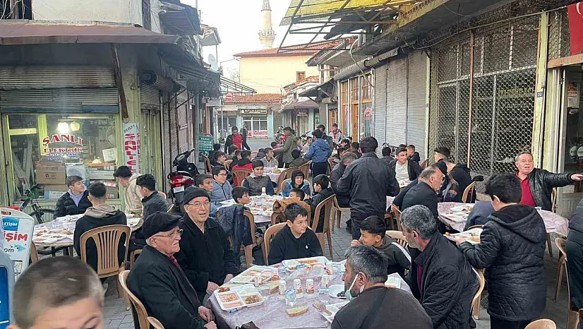 Kulalı esnaflar iftarda buluştu